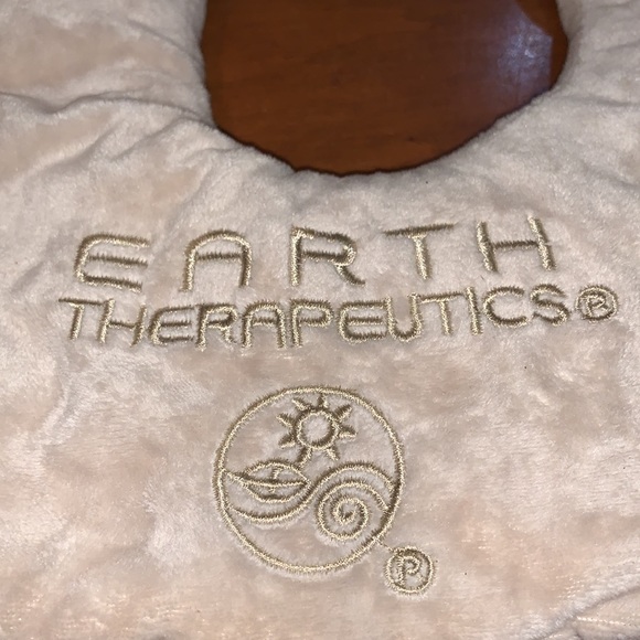 Earth Therapeutic anti stress neck pillow - Picture 2 of 4